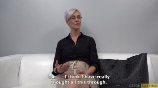 Couch – Grandma On Casting Sofa