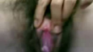 Hairy – Lancap Dalam Toilet