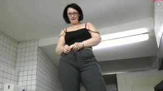 720p – Charlotte German Booty (2)