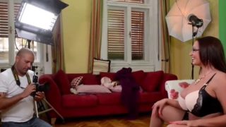 Mature – Cumshot On Big Tits