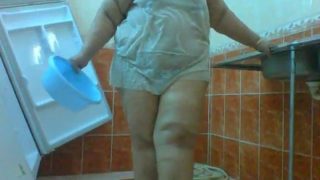 Big Boobs – Arab Bbw Amateur Cleaning Around