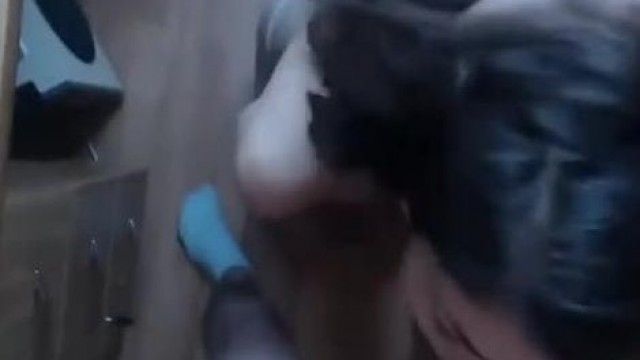 A big black cock makes her vibrate in sex cam