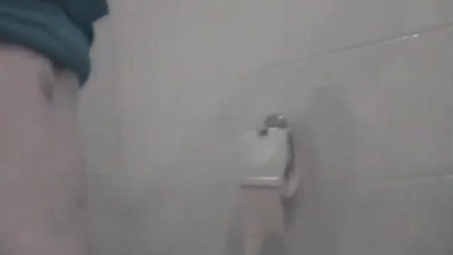 Amateur home made bathroom blowjob