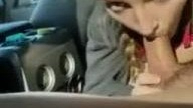 blowjob – Received a BJ in the car