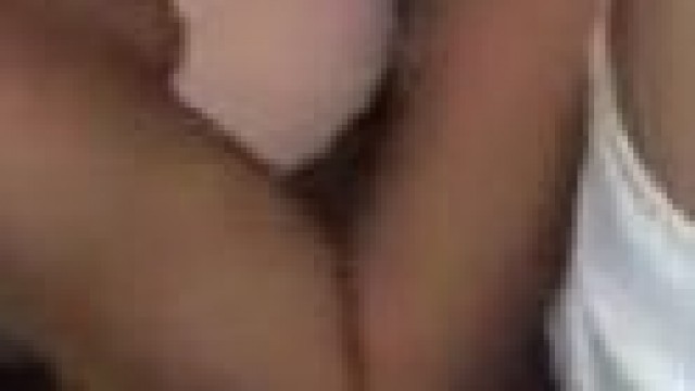 brunette – Bombshell gives a sensational BJ