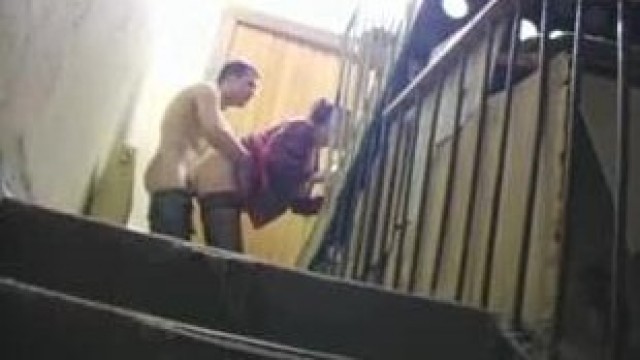 Guys fucked in the entrance of a woman