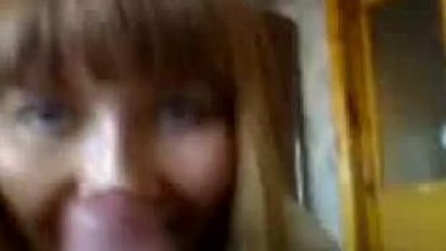 Russian girl sucks and talks on the phone
