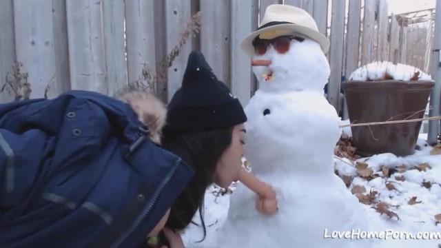 Sex with a snowman of a young girl – HDPorn