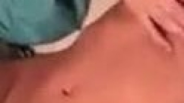 Teen – Masturbating furiously brings her calm