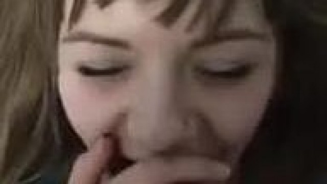 Teen – Sucking cock instead of breakfast