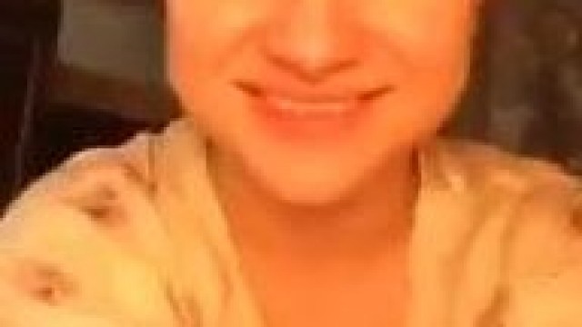 Teen – Two girlfriends exposing their breasts