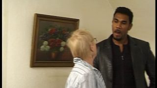 Granny – Deutsche Oma Kriegt Einen Schwarzen Schwanz Rein