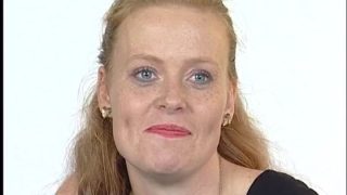 Rothaarige Milf Dildo Rein Und Schwanz Blasen