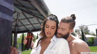 Brunette – Big Tits Nyx