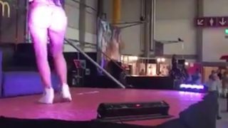 Fetish – Sexy Latin Milf In Strip Show