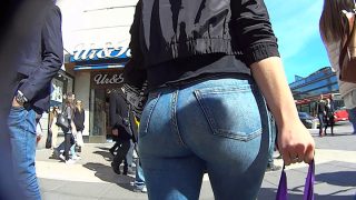 Voyeur – Sexy Redhead Tight Jeans Booty