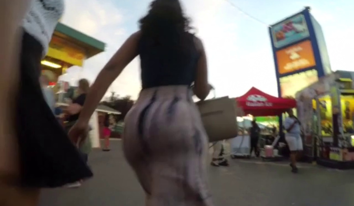 MILF – Big Booty Phat Ass Latina Amateur Walking