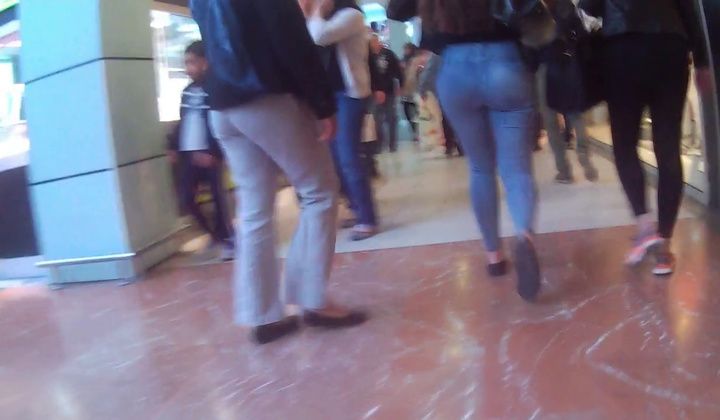 Erotic – Sexy Big Bubble Butt In Tight Pocketless Jeans